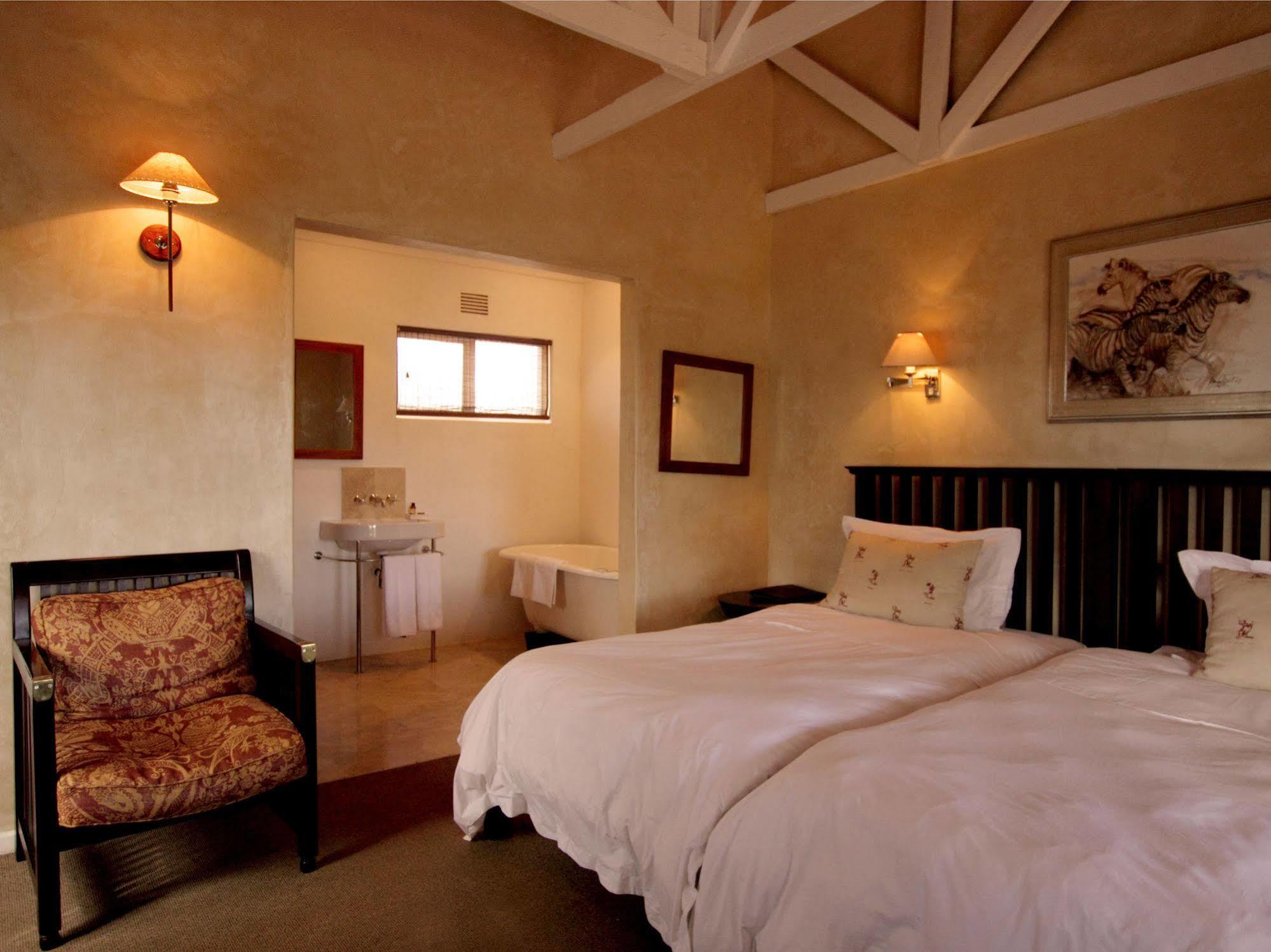 Leeuwenbosch Country House - Amakhala Game Reserve Eksteriør billede